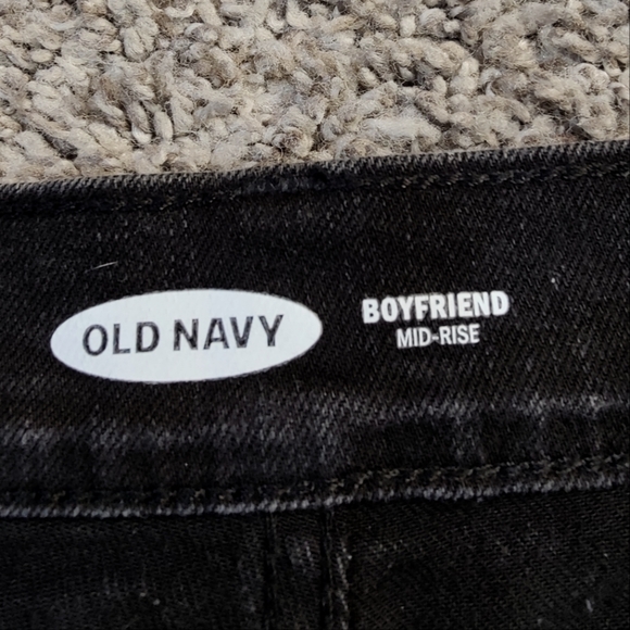 Old Navy Boyfriend Denim Shorts - Picture 4 of 6